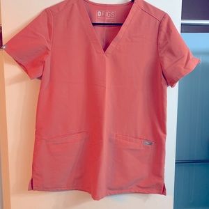 Figs women’s Coral Casma three pocket scrub top